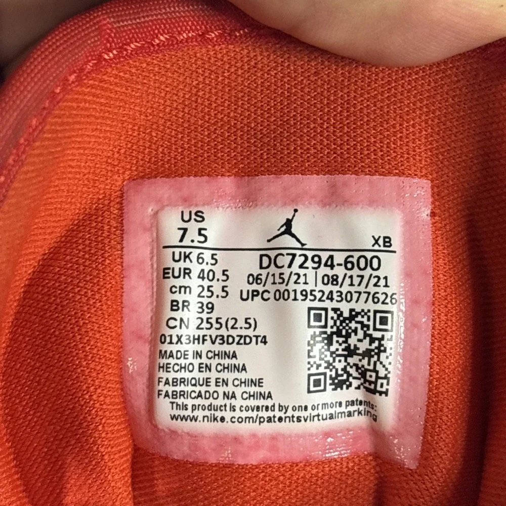 Jordan 1 Mid SE Barcelona Sweater Red Patent, 2021 GS,‎ Size 7.5 US, DC7294-600